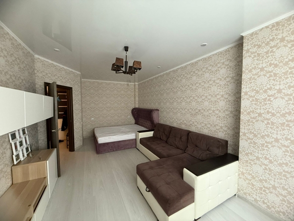 
   Продам 1-комнатную, 39.3 м², Извилистая ул, 21

. Фото 2.