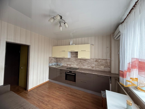 
   Продам 1-комнатную, 43.7 м², Извилистая ул, 21

. Фото 2.