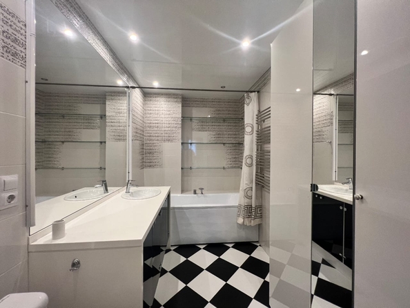 
  Продается 4-комн. квартира, 200 м², Соборный пер, д. 90
. Фото 28.