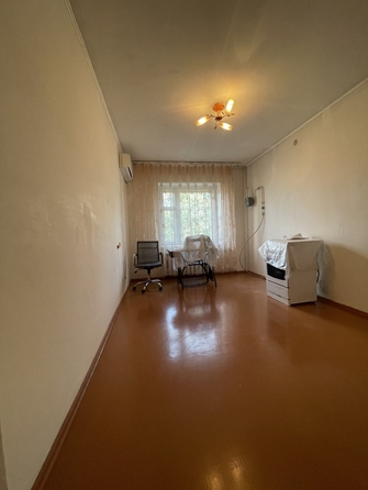 
  Продается 2-комн. квартира, 85 м², Комарова б-р, д. 16
. Фото 7.