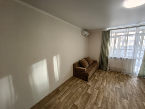 
  Продается студия, 30 м², Сиверса пр-кт, д. 32
. Фото 1.