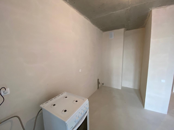 
  Продается 1-комн. квартира, 35 м², Берберовская ул, д. 11
. Фото 3.