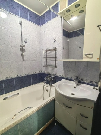 
  Продается 2-комн. квартира, 55 м², Малиновского ул, д. 76
. Фото 8.