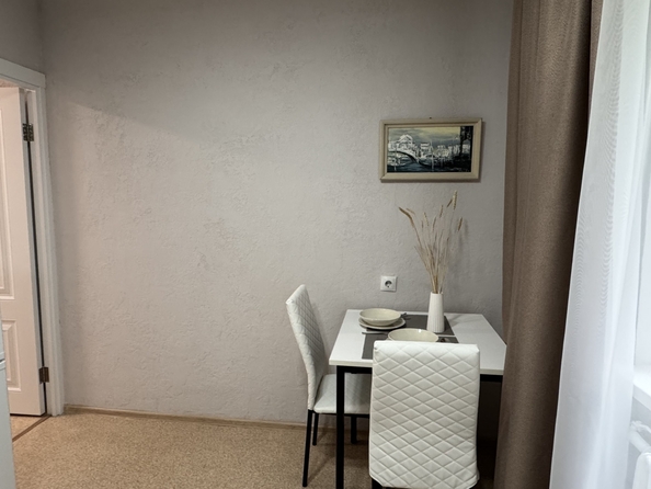 
  Продается 1-комн. квартира, 37 м², Жмайлова ул, д. 6
. Фото 7.