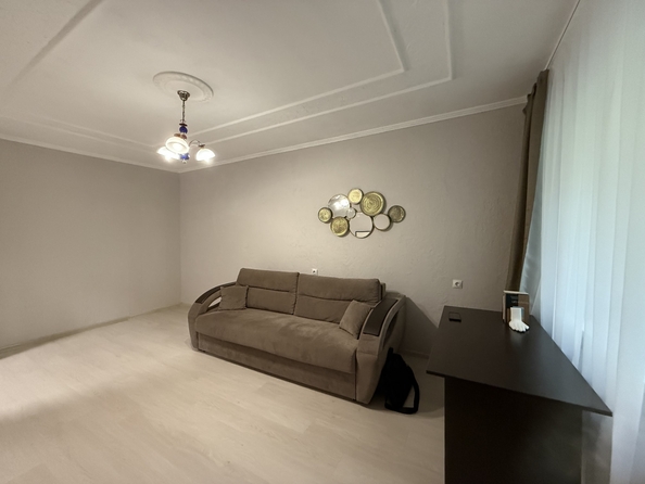 
  Продается 1-комн. квартира, 37 м², Жмайлова ул, д. 6
. Фото 2.