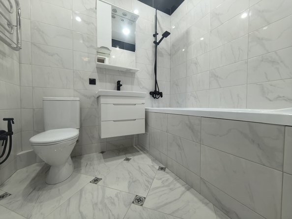 
  Продается 1-комн. квартира, 37.9 м², Берберовская ул, д. 32
. Фото 5.