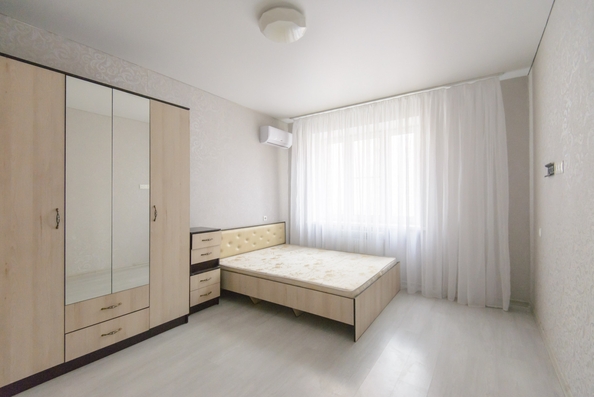 
  Продается 2-комн. квартира, 66 м², Богданова ул, д. 79
. Фото 5.