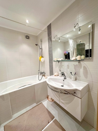 
  Продается 2-комн. квартира, 80.6 м², Закруткина ул, д. 70/2
. Фото 8.
