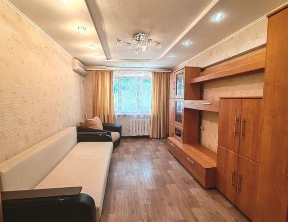 
  Продается 2-комн. квартира, 52.6 м², Малиновского ул, д. 76
. Фото 4.