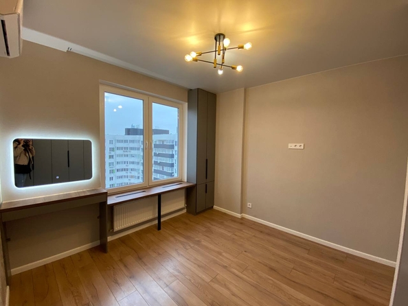 
  Продается 2-комн. квартира, 45 м², Жмайлова ул, д. 19а
. Фото 17.