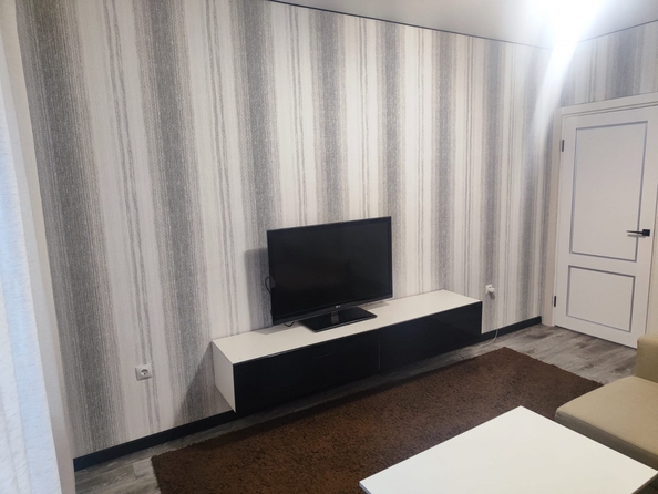 
  Продается 1-комн. квартира, 33 м², 40-летия Победы пр-кт, д. 111
. Фото 4.