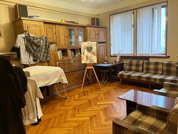 
  Продается 2-комн. квартира, 65 м², Соборный пер, д. 45
. Фото 2.