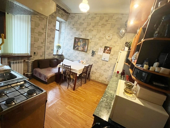 
  Продается 2-комн. квартира, 65 м², Соборный пер, д. 45
. Фото 5.
