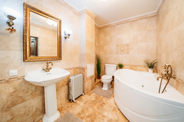 
  Продается 3-комн. квартира, 97 м², Комарова б-р, д. 12/1
. Фото 15.