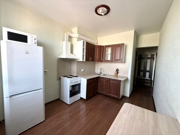 
  Продается 1-комн. квартира, 38 м², Платова б-р, д. 20/17
. Фото 1.