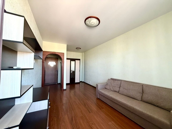 
  Продается 1-комн. квартира, 38 м², Платова б-р, д. 20/17
. Фото 3.