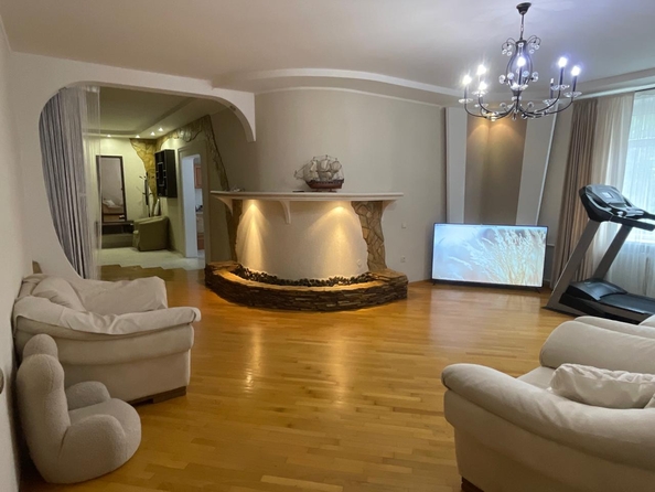 
  Продается 3-комн. квартира, 112.2 м², Жмайлова ул, д. 27а
. Фото 5.