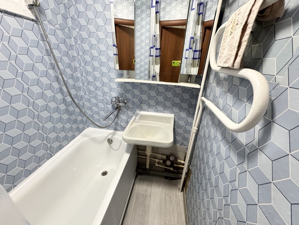 
  Продается 2-комн. квартира, 47 м², 40-летия Победы пр-кт, д. 75
. Фото 8.