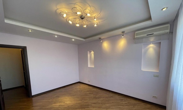 
  Продается 2-комн. квартира, 67.3 м², Зорге ул, д. 11
. Фото 2.