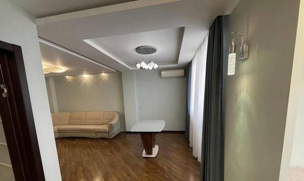 
  Продается 2-комн. квартира, 67.3 м², Зорге ул, д. 11
. Фото 4.