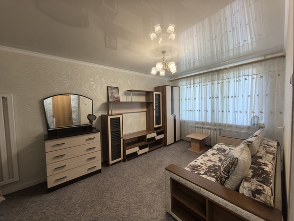 
  Продается 1-комн. квартира, 30 м², Комарова б-р, д. 17
. Фото 2.