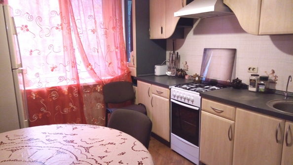 
  Продается 3-комн. квартира, 65 м², Восточная ул, д. 11
. Фото 1.