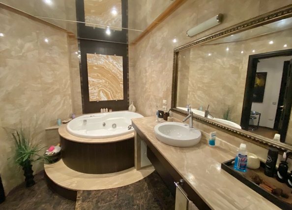 
  Продается 4-комн. квартира, 240 м², Социалистическая ул, д. 140
. Фото 26.