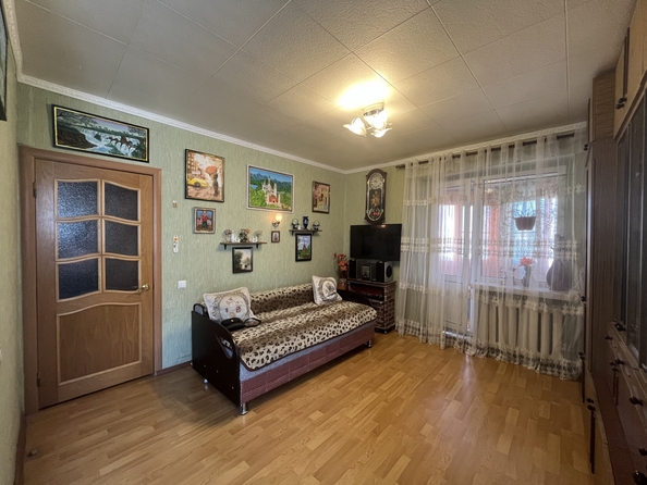 
  Продается 1-комн. квартира, 42 м², Малиновского ул, д. 76
. Фото 2.