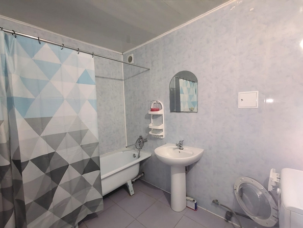 
  Продается 2-комн. квартира, 64 м², Платова ул, д. 83
. Фото 5.