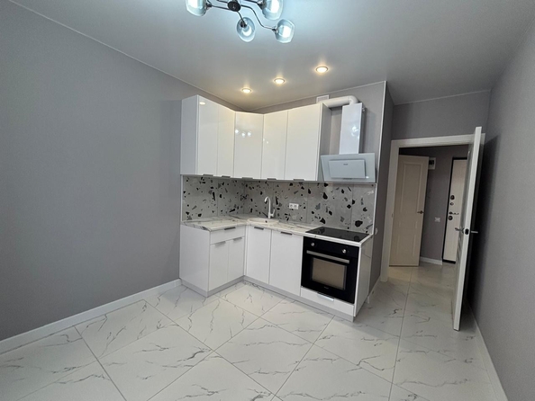 
  Продается 1-комн. квартира, 40 м², Комарова б-р, д. 1
. Фото 5.