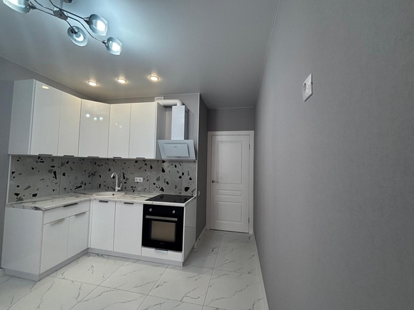
  Продается 1-комн. квартира, 40 м², Комарова б-р, д. 1
. Фото 6.