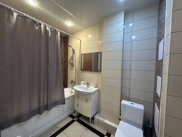 
  Продается 1-комн. квартира, 42 м², Платова б-р, д. 20/17
. Фото 7.