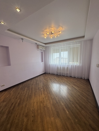 
  Продается 2-комн. квартира, 70 м², Зорге ул, д. 11
. Фото 3.