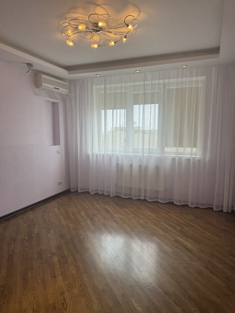 
  Продается 2-комн. квартира, 70 м², Зорге ул, д. 11
. Фото 4.