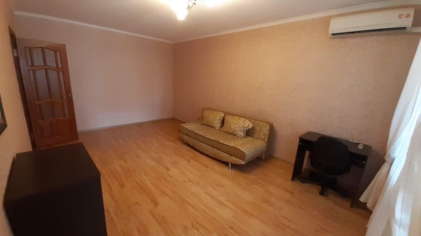
  Продается 1-комн. квартира, 37 м², Добровольского ул, д. 13
. Фото 2.