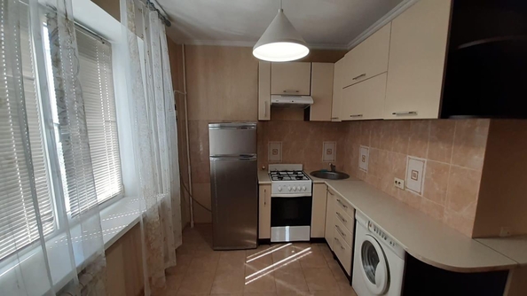 
  Продается 1-комн. квартира, 37 м², Добровольского ул, д. 13
. Фото 3.