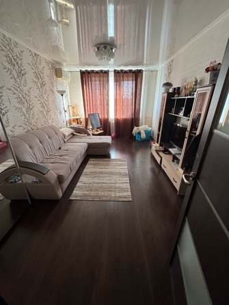 
  Продается 2-комн. квартира, 54 м², Комарова б-р, д. 1
. Фото 1.