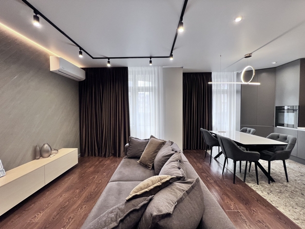 
  Продается 3-комн. квартира, 85 м², Берберовская ул, д. 8
. Фото 3.