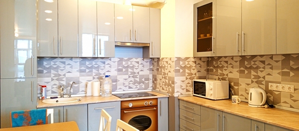 
  Сдается 2-комн. квартира, 76 м², Ленина пр-кт, д. 140а
. Фото 1.