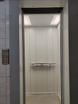 
  Продается 3-комн. квартира, 64.9 м², Комарова б-р, д. 18/2
. Фото 7.