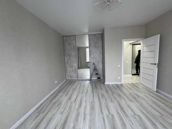 
  Продается 1-комн. квартира, 38 м², Ткачева ул, д. 40
. Фото 3.