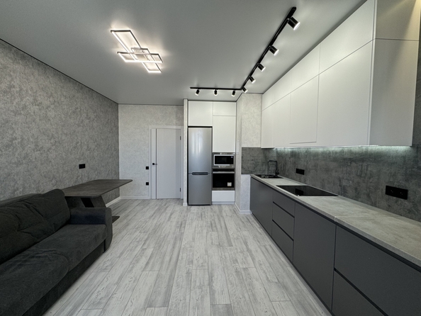 
  Продается 2-комн. квартира, 60 м², Ткачева ул, д. 16
. Фото 1.