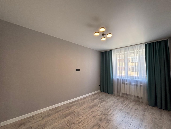 
  Продается 2-комн. квартира, 62 м², Комарова б-р, д. 1
. Фото 7.