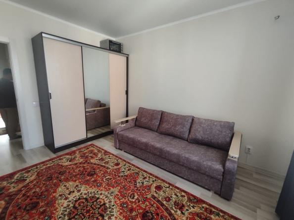 
  Продается 2-комн. квартира, 56 м², Ткачева ул, д. 19
. Фото 3.