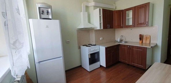 
  Продается 1-комн. квартира, 38 м², Платова б-р, д. 20/17
. Фото 3.