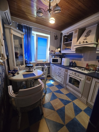 
  Продается 2-комн. квартира, 52 м², Комарова б-р, д. 4
. Фото 9.
