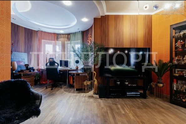 
   Продам 4-комнатную, 158.8 м², Крыловской пер, 35

. Фото 10.