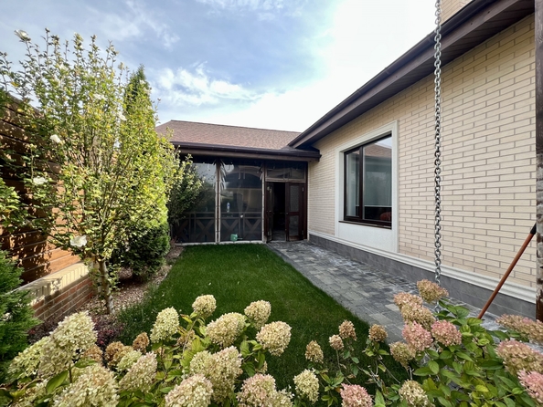 
  Продается дом, 240 м², Аксай
. Фото 2.
