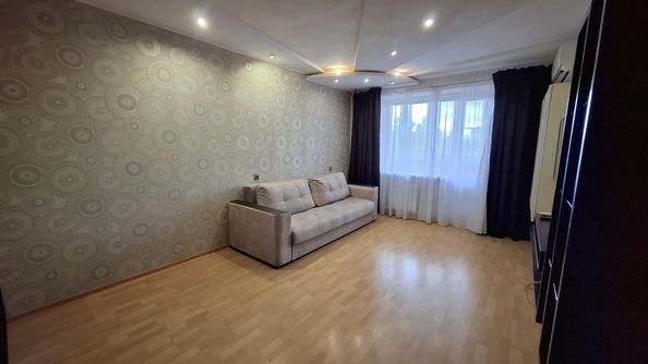 
  Продается 1-комн. квартира, 39 м², 40-летия Победы пр-кт, д. 75
. Фото 3.
