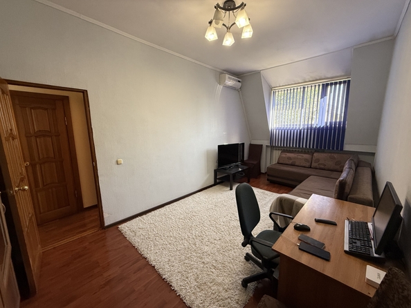 
  Продается 3-комн. квартира, 85 м², Малиновского ул, д. 70
. Фото 11.